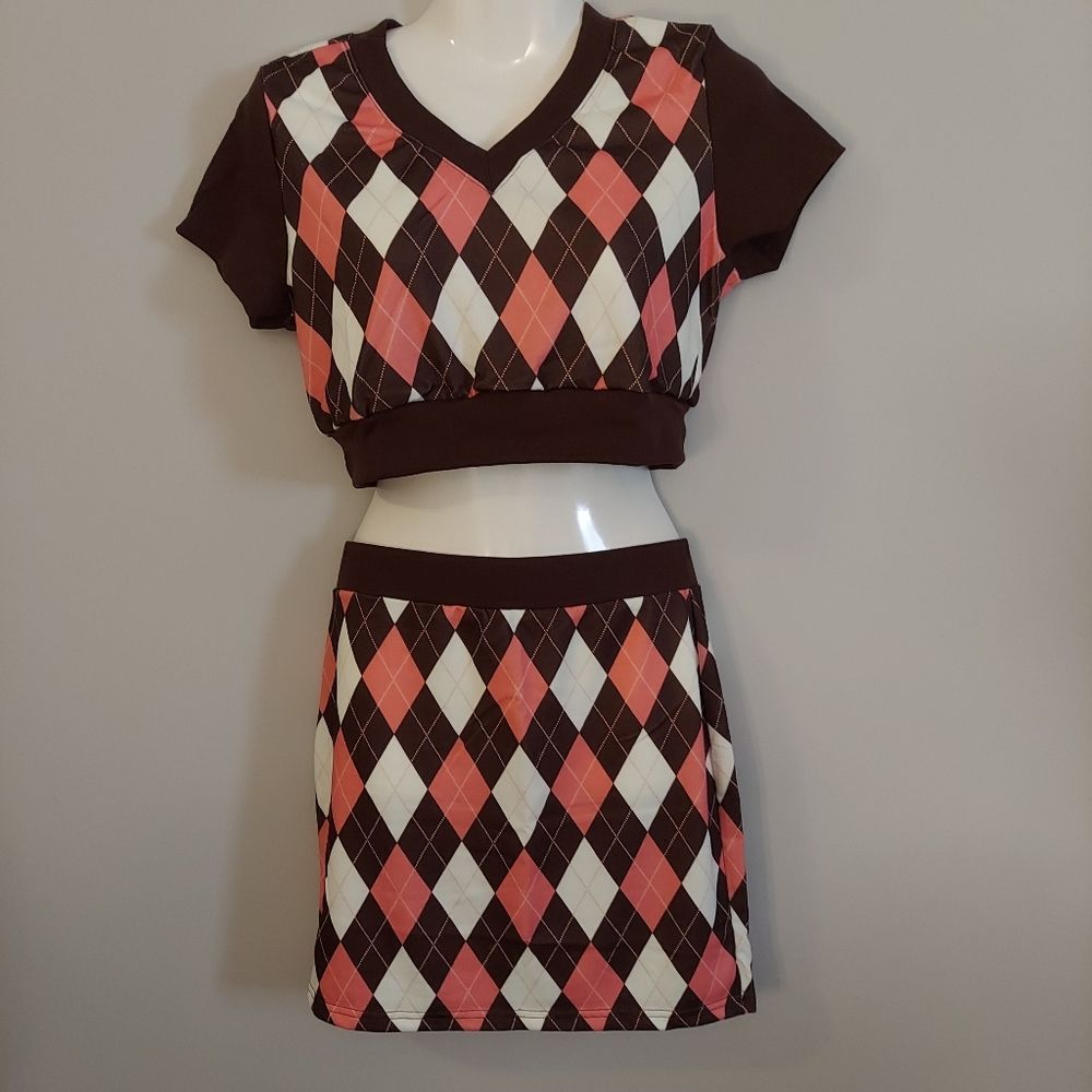 V Neck Argyle Pattern Tee & Skirt - Picture 4 of 10